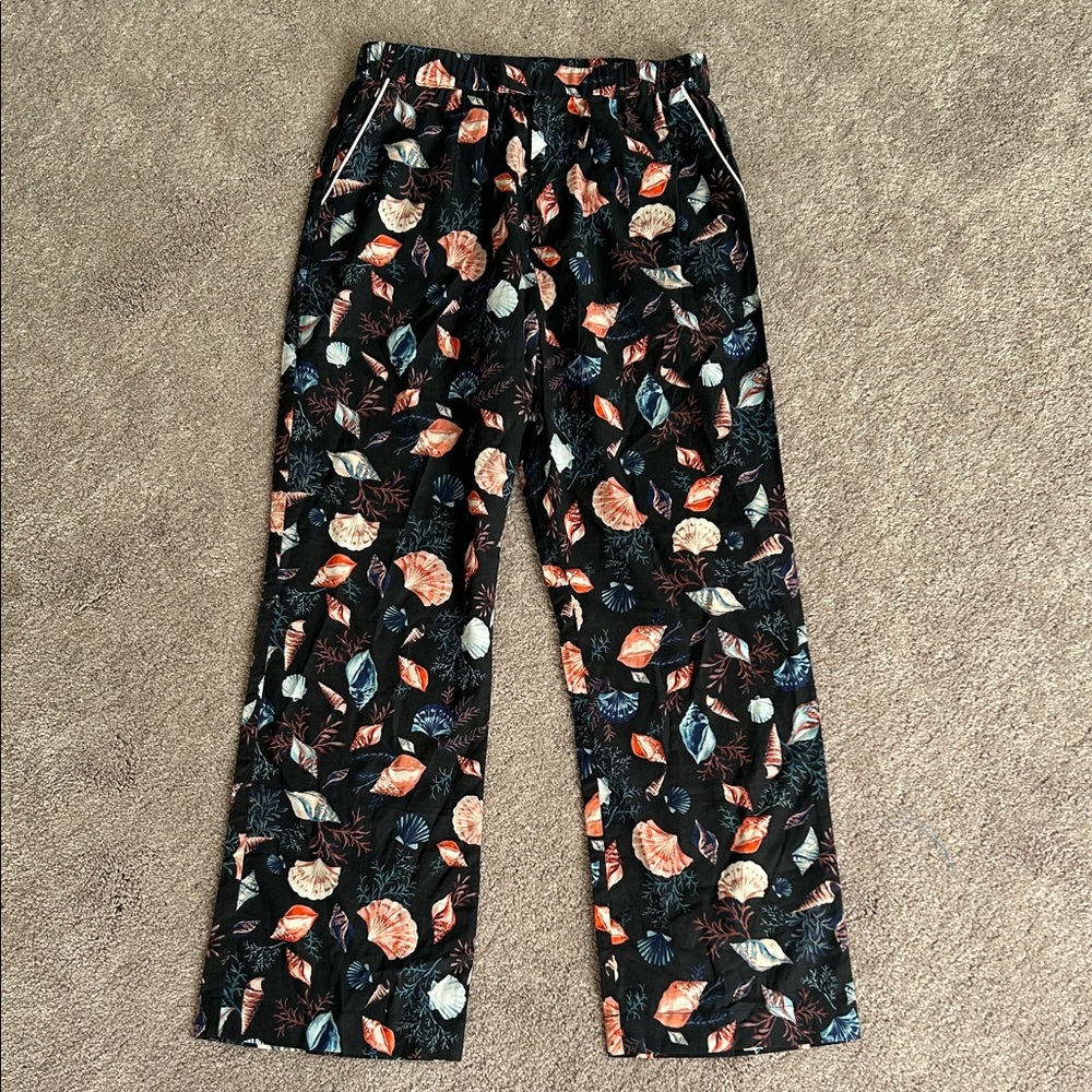 Cara Cara Black with Seashells Crop Pants
